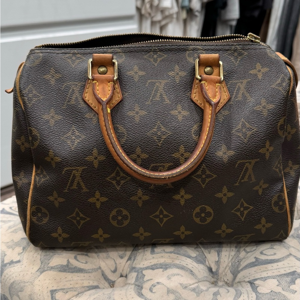 LV authentic speedy 25” used